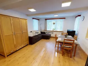 Pronájem chaty, Jevany, Ve Smrčinách, 85 m2