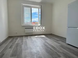 Pronájem bytu 1+kk, Praha - Strašnice, V olšinách, 30 m2