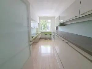 Pronájem bytu 2+1, Zlín, Středová, 58 m2