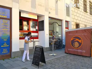 Pronájem obchodního prostoru, Třeboň, Masarykovo nám., 16 m2