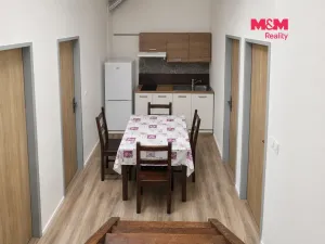 Pronájem, Kostelec nad Černými lesy - Kostelec nad Černými Lesy, náměstí Smiřických, 15 m2