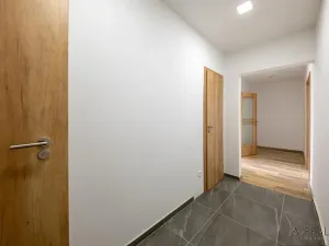 Pronájem bytu 2+1, Ostrava, Varenská, 58 m2