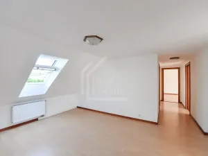 Pronájem rodinného domu, Praha - Dolní Chabry, Podhorská, 230 m2