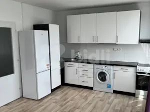 Pronájem bytu 1+kk, Praha - Záběhlice, Topolová, 31 m2