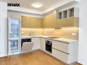 Pronájem bytu 3+kk, Praha - Dolní Chabry, U Traktorky, 77 m2