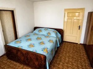 Prodej podílu rodinného domu, Vintířov, 200 m2
