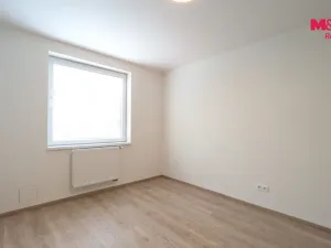 Pronájem bytu 1+kk, Praha - Vršovice, Kubánské náměstí, 19 m2