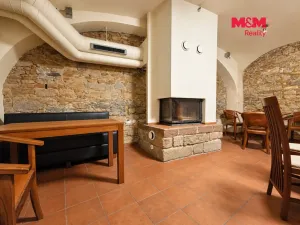 Pronájem restaurace, Kostelec nad Černými lesy - Kostelec nad Černými Lesy, náměstí Smiřických, 71 m2
