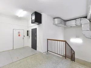 Prodej skladu, Praha - Horní Počernice, Komárovská, 210 m2