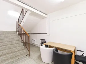 Prodej skladu, Praha - Horní Počernice, Komárovská, 210 m2