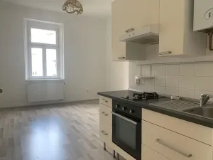 Pronájem bytu 1+kk, Praha - Vršovice, Orelská, 31 m2