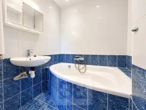 Pronájem bytu 3+1, Praha - Střešovice, Na Malovance, 52 m2