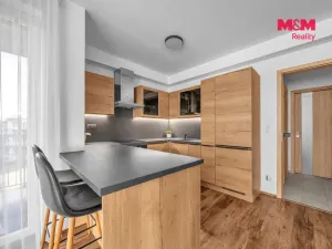 Pronájem bytu 2+kk, Pardubice - Zelené Předměstí, Pod Vinicí, 58 m2