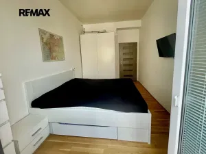 Pronájem bytu 2+kk, Praha - Nusle, Na Veselí, 51 m2