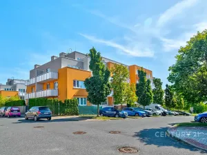 Pronájem bytu 1+kk, Praha - Kyje, Sicherova, 33 m2
