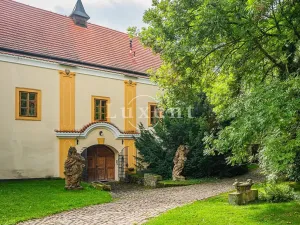 Prodej ubytování, Třebotov, U Tvrze, 2500 m2