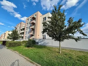 Pronájem bytu 1+kk, Praha - Letňany, Kadečkové, 30 m2