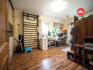 Prodej rodinného domu, Karlovy Vary, Vančurova, 260 m2
