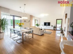 Prodej rodinného domu, Holubice, 240 m2