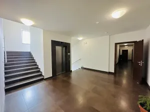 Prodej bytu 3+kk, Karlovy Vary, Chebská, 67 m2