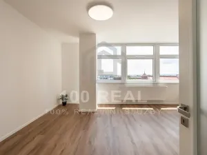 Pronájem bytu 1+kk, Pardubice, třída Míru, 37 m2