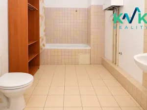 Prodej bytu 2+1, Karlovy Vary, Zámecký vrch, 72 m2