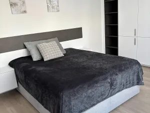 Pronájem bytu 3+kk, Praha - Vysočany, Hindlova, 72 m2