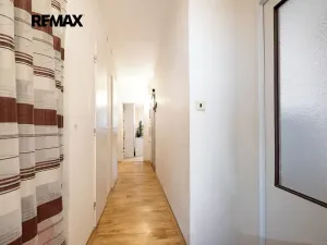 Prodej bytu 3+1, Praha - Řepy, Laudova, 74 m2