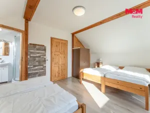 Prodej rodinného domu, Karlovice - Roudný, 204 m2