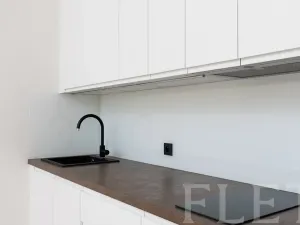 Pronájem bytu 1+kk, Praha - Smíchov, Grafická, 30 m2