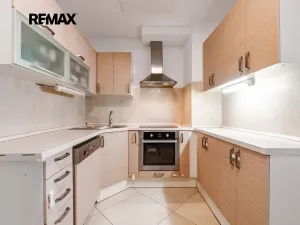 Pronájem bytu 2+kk, Praha - Břevnov, Heleny Malířové, 68 m2