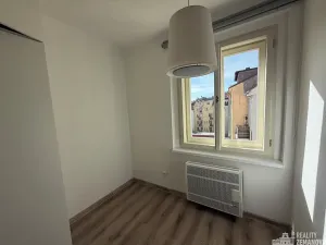 Pronájem bytu 1+1, Praha - Vinohrady, Řipská, 40 m2