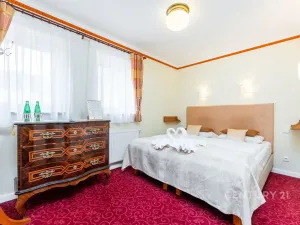 Prodej ubytování, Jáchymov, Fibichova, 578 m2
