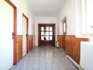 Prodej vícegeneračního domu, Jesenice, 383 m2