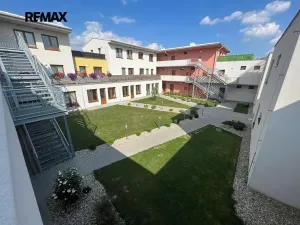 Pronájem bytu 1+kk, Lavičky, 53 m2