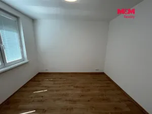 Pronájem bytu 3+1, Karlovy Vary - Stará Role, Hlávkova, 67 m2