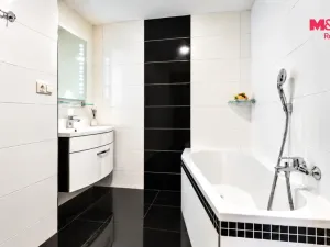 Pronájem bytu 2+kk, Praha - Bohnice, Bohnická, 79 m2