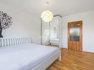 Prodej bytu 3+1, Kosmonosy, Debřská, 76 m2