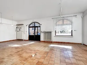 Prodej obchodního prostoru, Kamenice nad Lipou, Masarykova, 390 m2