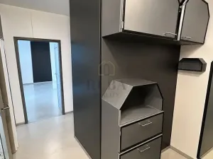 Prodej bytu 3+1, Karlovy Vary, Úvalská, 83 m2