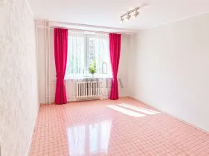 Prodej bytu 3+1, Karlovy Vary, Úvalská, 83 m2