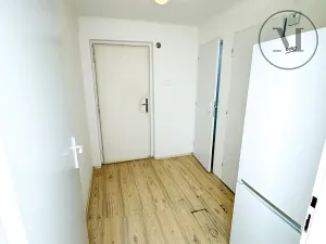 Pronájem bytu 1+kk, České Budějovice, Dobrovodská, 32 m2