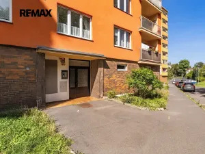 Prodej bytu 4+1, Karlovy Vary, Modenská, 77 m2