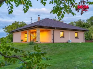 Prodej rodinného domu, Cvrčovice, Školní, 178 m2