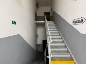 Pronájem skladu, Moravany - Platěnice, 105 m2