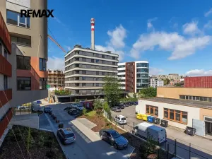 Pronájem bytu 1+kk, Praha - Radlice, U Komína, 37 m2