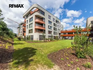 Pronájem bytu 1+kk, Praha - Radlice, U Komína, 37 m2