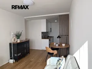 Pronájem bytu 2+kk, Praha - Kamýk, Pšenčíkova, 43 m2