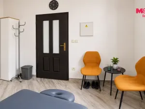 Pronájem obchodního prostoru, Hradec Králové, Komenského, 20 m2