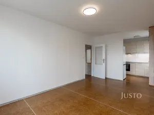 Pronájem bytu 2+kk, Praha - Řepy, Nevanova, 42 m2